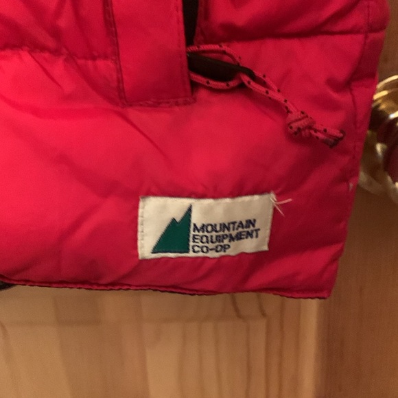 MOUNTAIN WAREHOUSE DOWN FILLED VEST - Picture 2 of 6